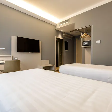 호텔 43 스테이션 3*