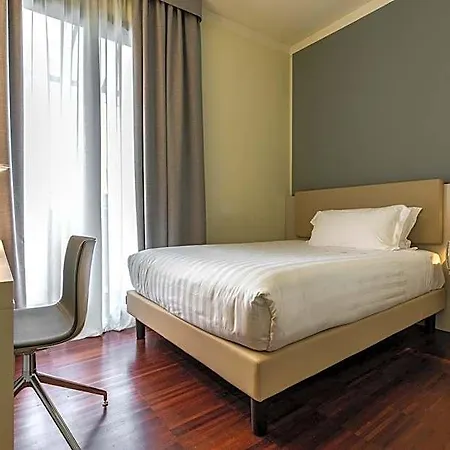 43 Station Hotel