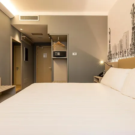 43 Station Hotel