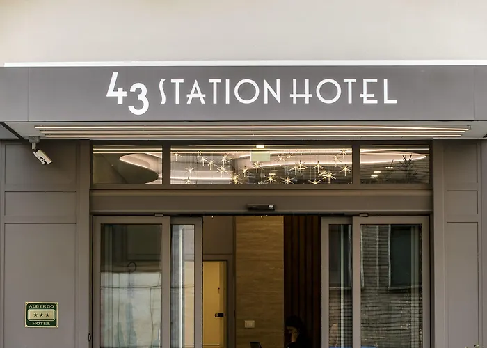 Отель 43 Station Милан